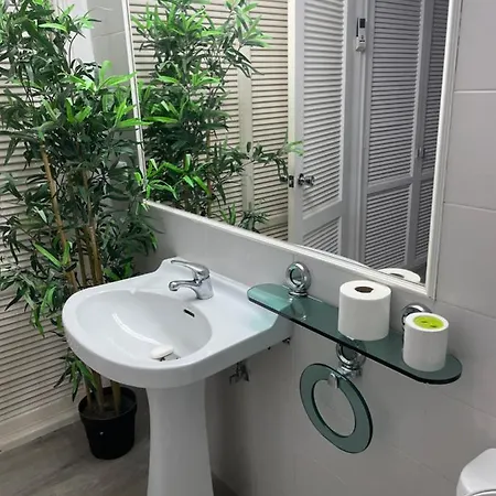 Sea View 2-bedroom Colony Club Apartment